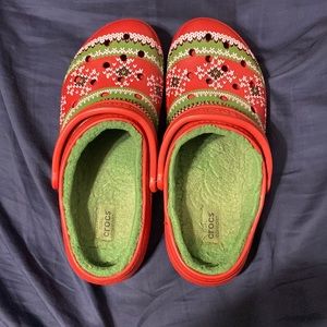 fuzz lined christmas theme crocs